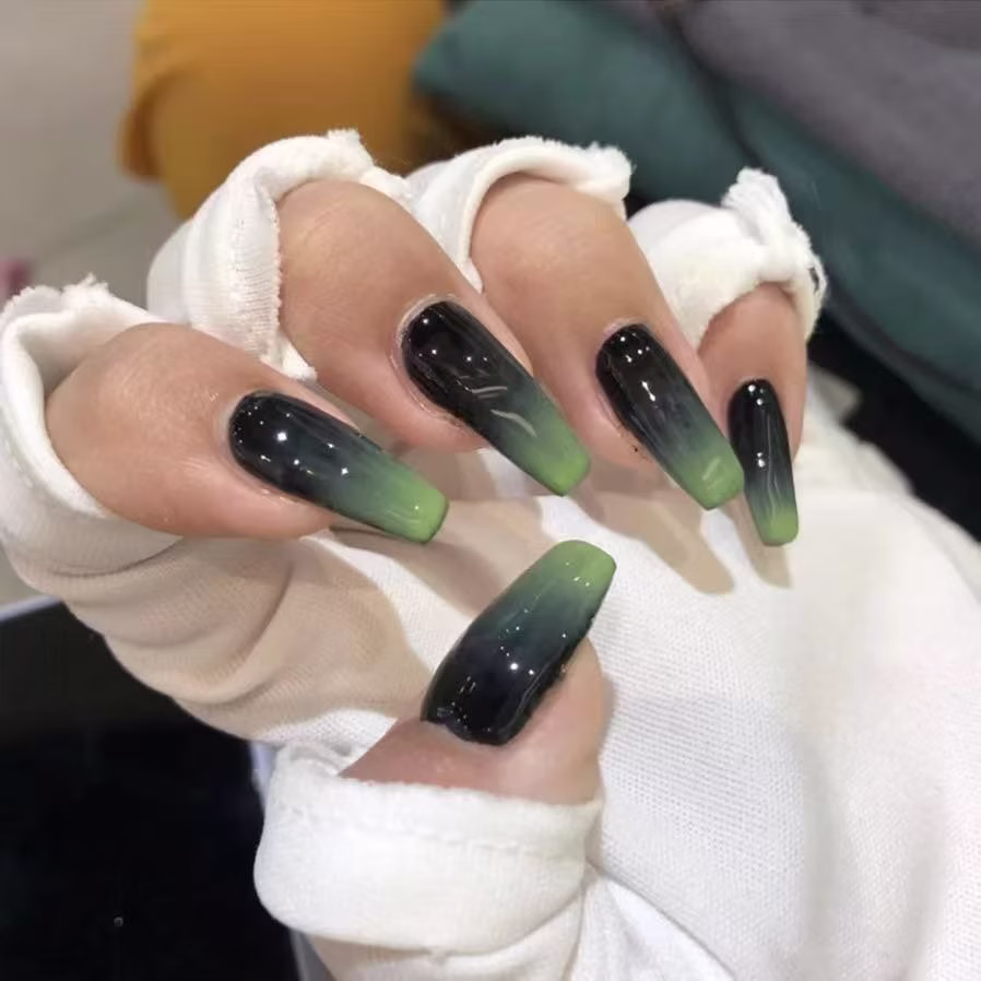 Smoky Black-Green Gradient Press-On Nails