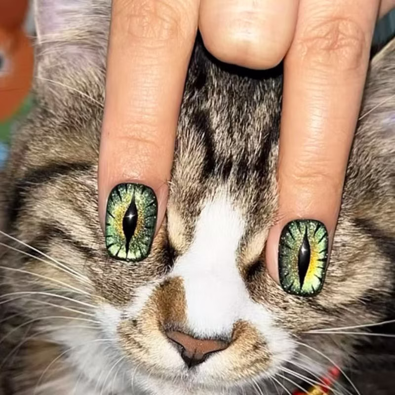 Cat-Eye Demon Eye Press-On Nails