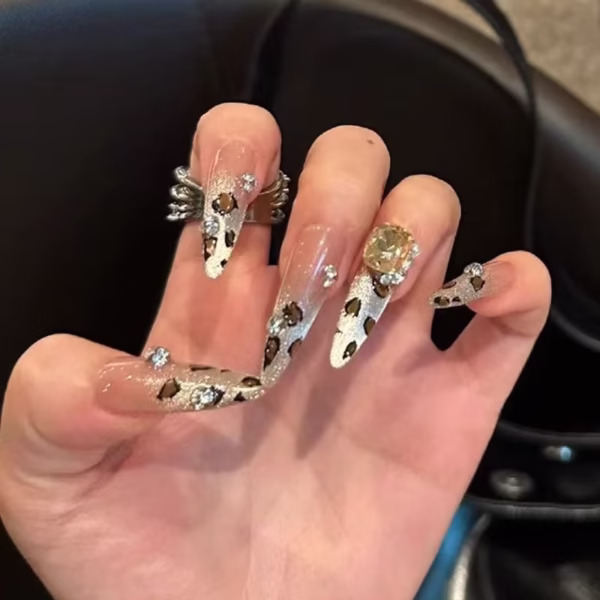 Luxury Cat-Eye Whitening Press-On Nails