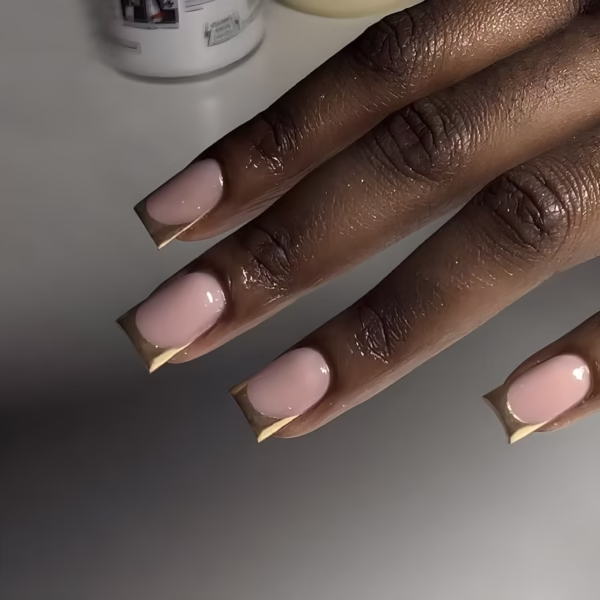 Minimalist Gold-Edge Press-On Nails - Image 3