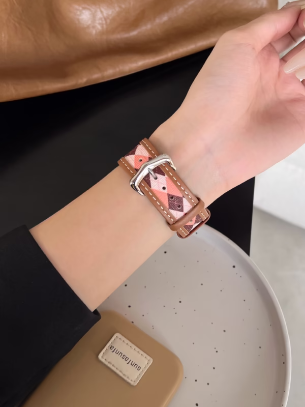 Perforated Diamond-Quilted Leather Strap - Image 13