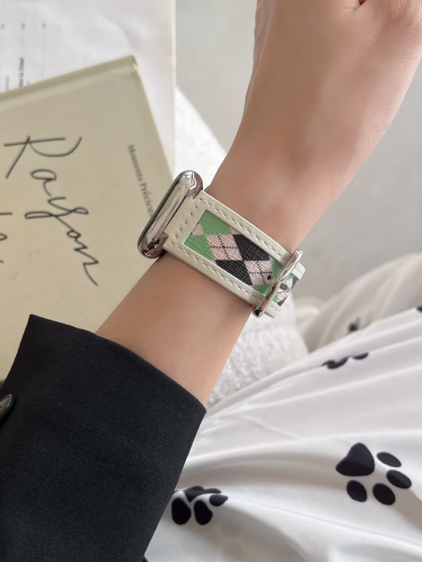 Perforated Diamond-Quilted Leather Strap - Image 10